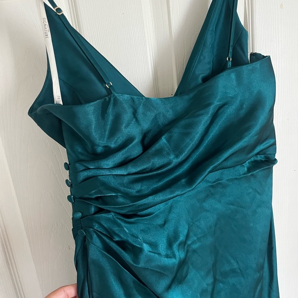 Worn once. Dry cleaned. Galina Signature Style #GS290017 - Picture 8 of 9